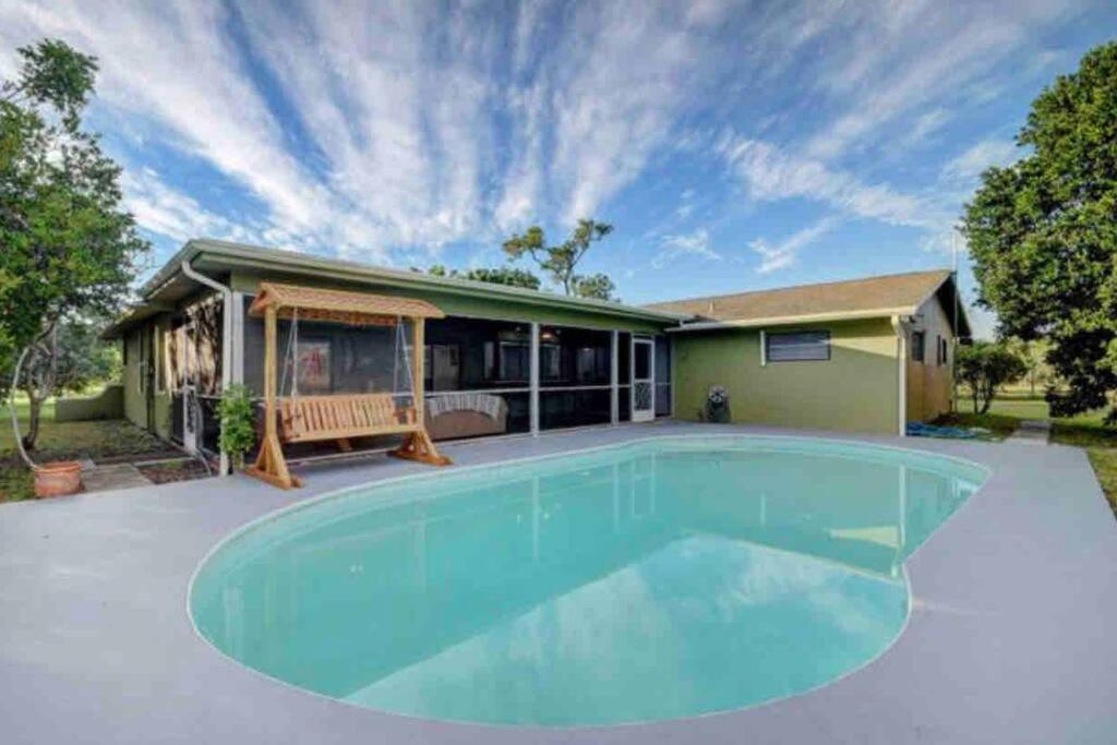 Ananda Farmhouse And Retreat. Lake Worth Beach Kültér fotó