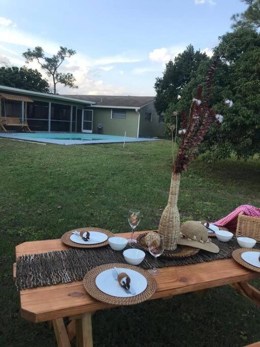 Ananda Farmhouse And Retreat. Lake Worth Beach Kültér fotó